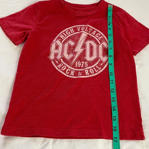 ⭐️ 3/$21 - Kids red AC/DC T-shirt, size 5T - Picture 4 of 5